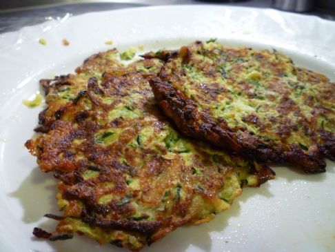 Zucchinibeignet with Gouda