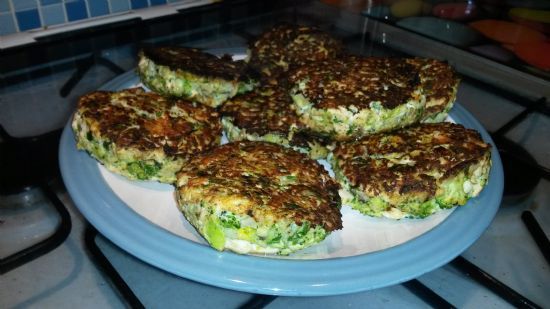 Chicken, Broccoli and Mushroom Burgers (3.4 net carbs each)