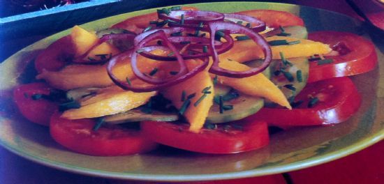 MANGO, TOMATO AND RED ONION SALAD