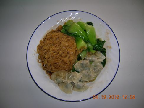 Wonton Noodle, Pork & Ginger Mini Wontons & Choy Sum