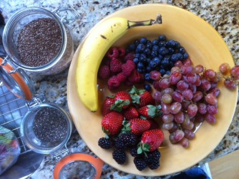 Berry Antioxidant Smoothie with Kale and Spinach