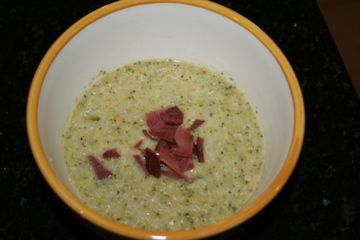 Cheesy Broccoli & Quinoa Soup