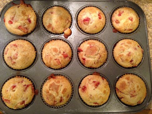 Fresh Strawberry Muffins