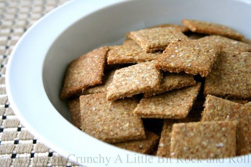 Cheddar & Flax Snack Crackers