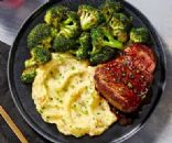 Beef Tenderloin with Mashed Potatoes and Roasted Broccoli
