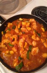 Chicken Madras with zucchini and onion