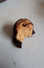 Chocolate Peanut Butter Balls (gluten free & vegan)