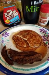 3 ingredient banana bread pancakes