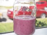 Raw Macadamia and Berry Smoothie