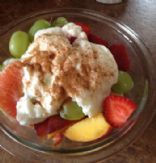 Fruit salad with yogurt-cinnamon dressing