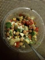 Summertime Chickpea Salad (209 calories)
