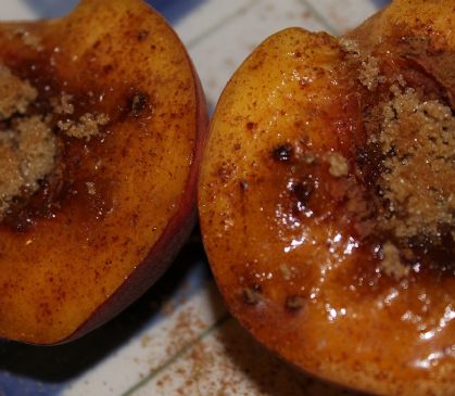 Delicious Broiled Cinnamon Peaches