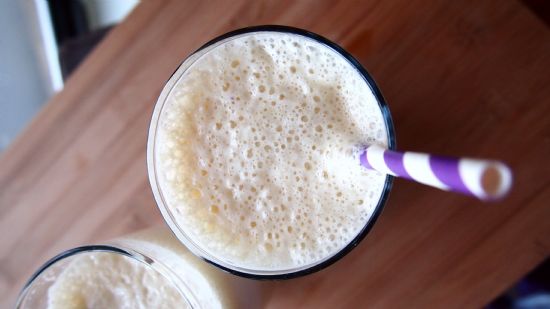 banana-vanilla-whey-protein-shake-recipe-sparkrecipes