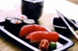 Sushi, ahi tuna roll (8 pieces)