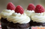 Chocolate Cupcakes & Cream Cheese Frosting