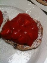 Whole wheat pankcakes with strawberry sauce