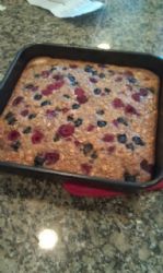 Oatmeal Bake with blueberries and bananas